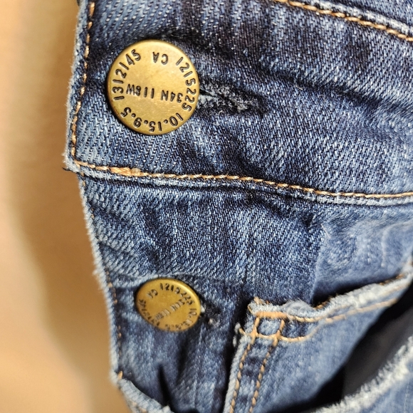 Current Elliot x Hatch |Hatch Size 1/4-6| Maternity Denim Overalls in Loved - Picture 7 of 12